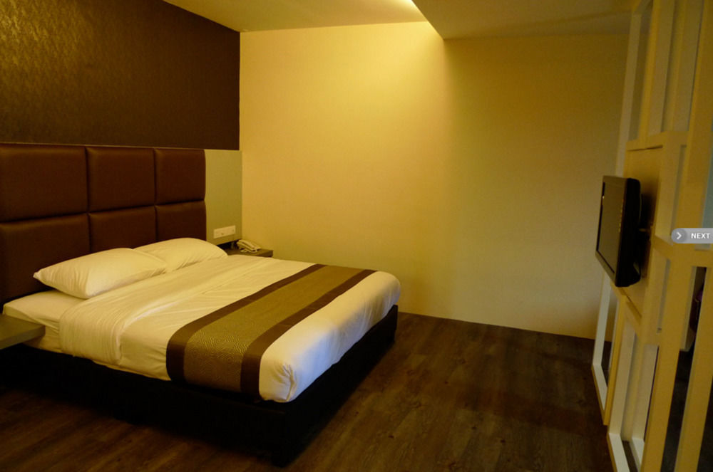 Hotel Austin Paradise - Taman Pulai Utama Skudai Buitenkant foto